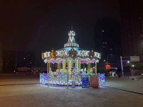 36座戶外豪華轉馬