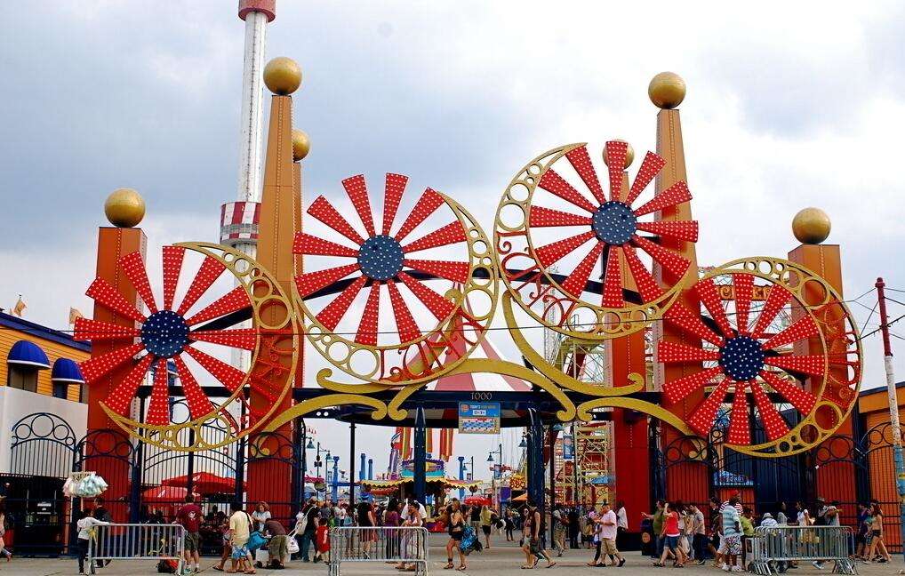 兒童游樂(lè)設(shè)備