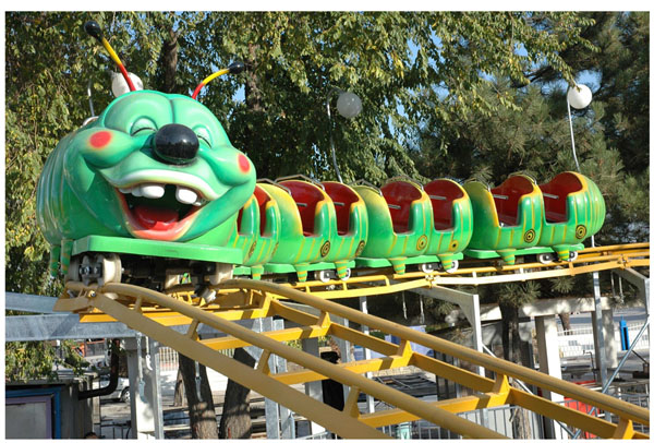 青蟲滑車游樂設備