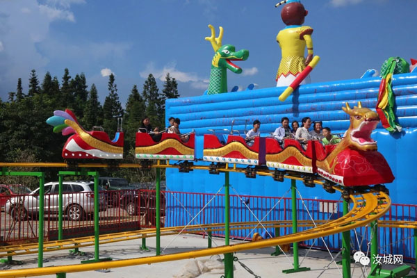 滑行龍游樂設備